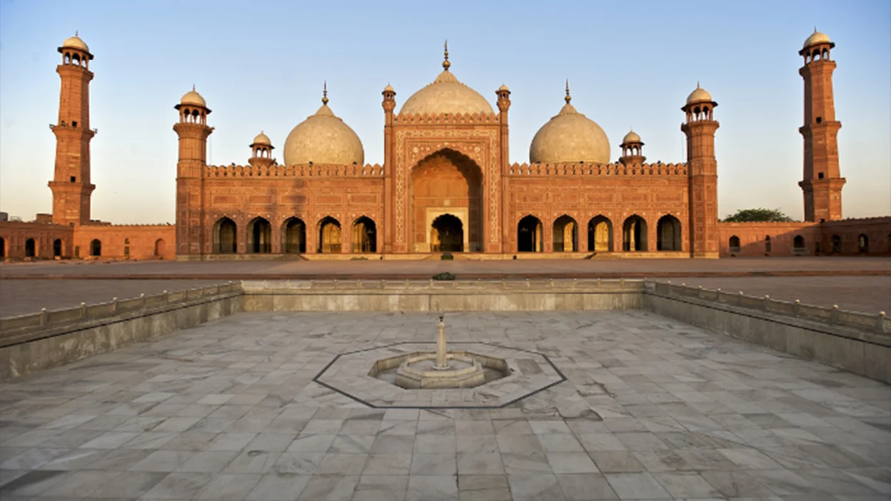 Badshahi Masjid